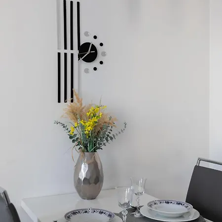 Modern In With Parking Next To The Expo Xxi By Renters