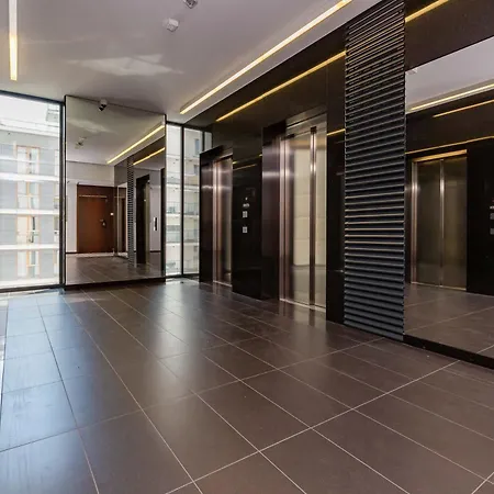 Modern In With Parking Next To The Expo Xxi By Renters *