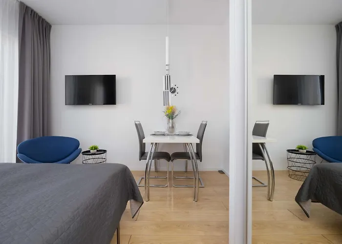 Comfortable In With Parking Next To The Expo Xxi By Renters * 바르샤바