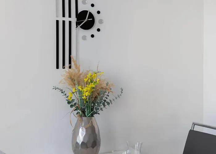 Comfortable In With Parking Next To The Expo Xxi By Renters