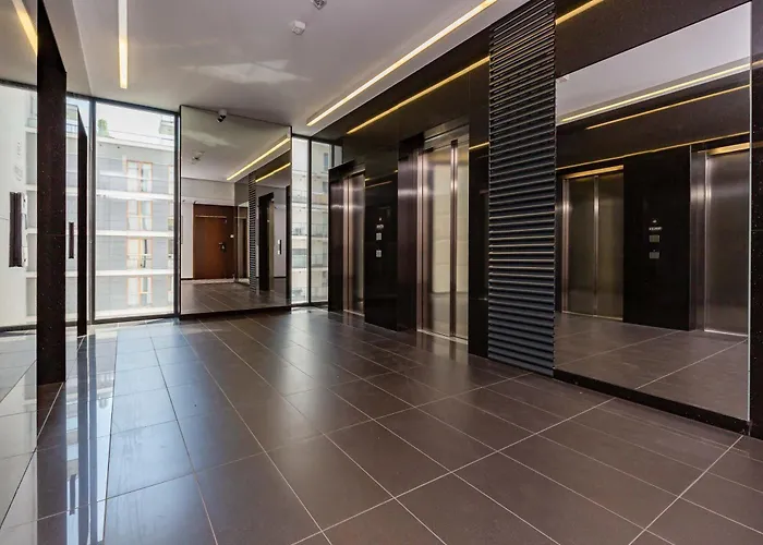 Comfortable In With Parking Next To The Expo Xxi By Renters *