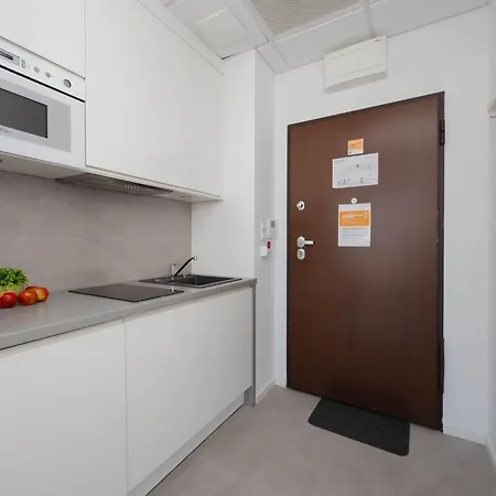 Modern In With Parking Next To The Expo Xxi By Renters * 바르샤바